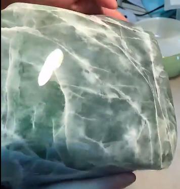 全是裂的沙枣青籽料,全是裂的珠宝