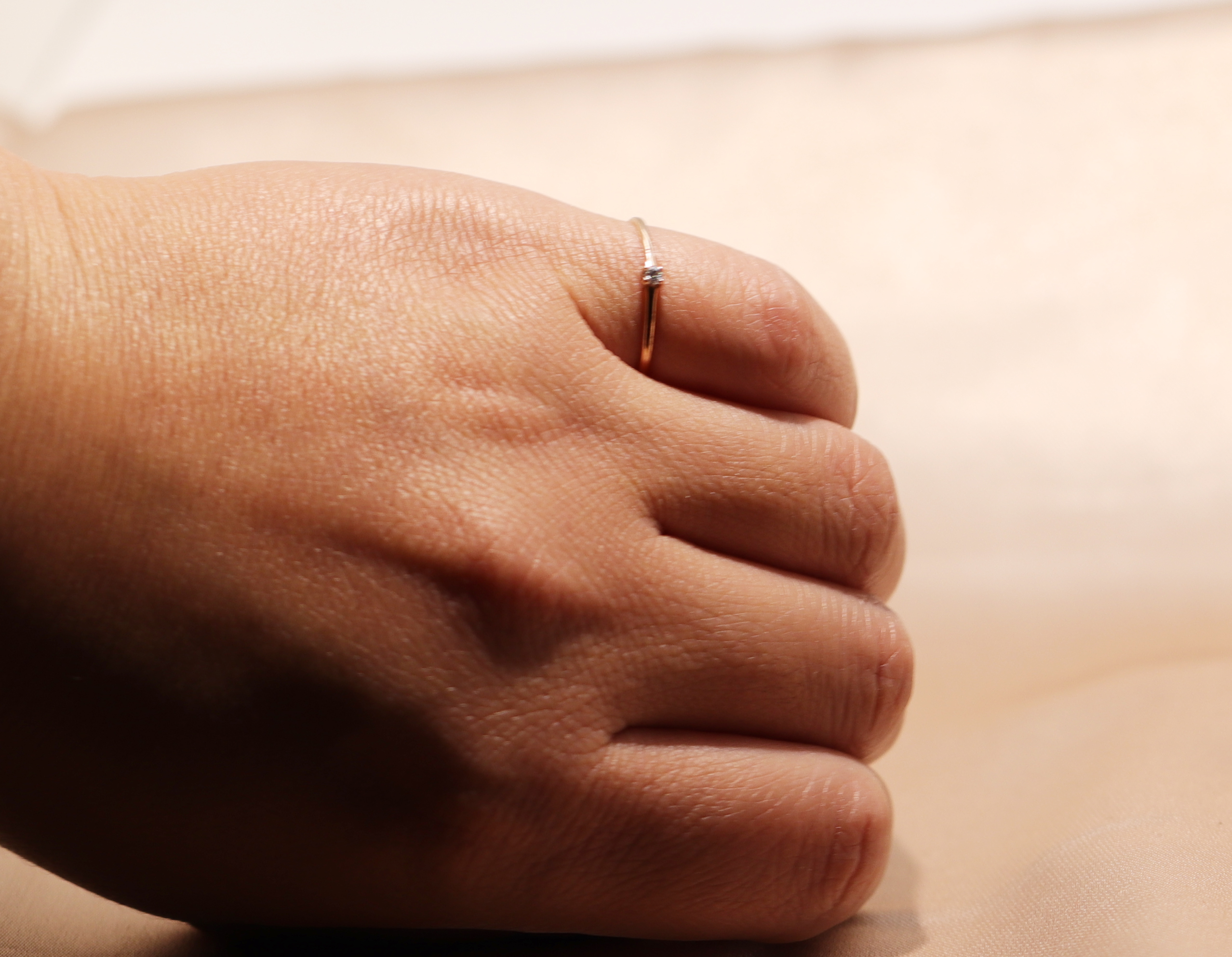 戒指戴在哪只手上有讲究,戒指的戴法和意义十个手指左右手