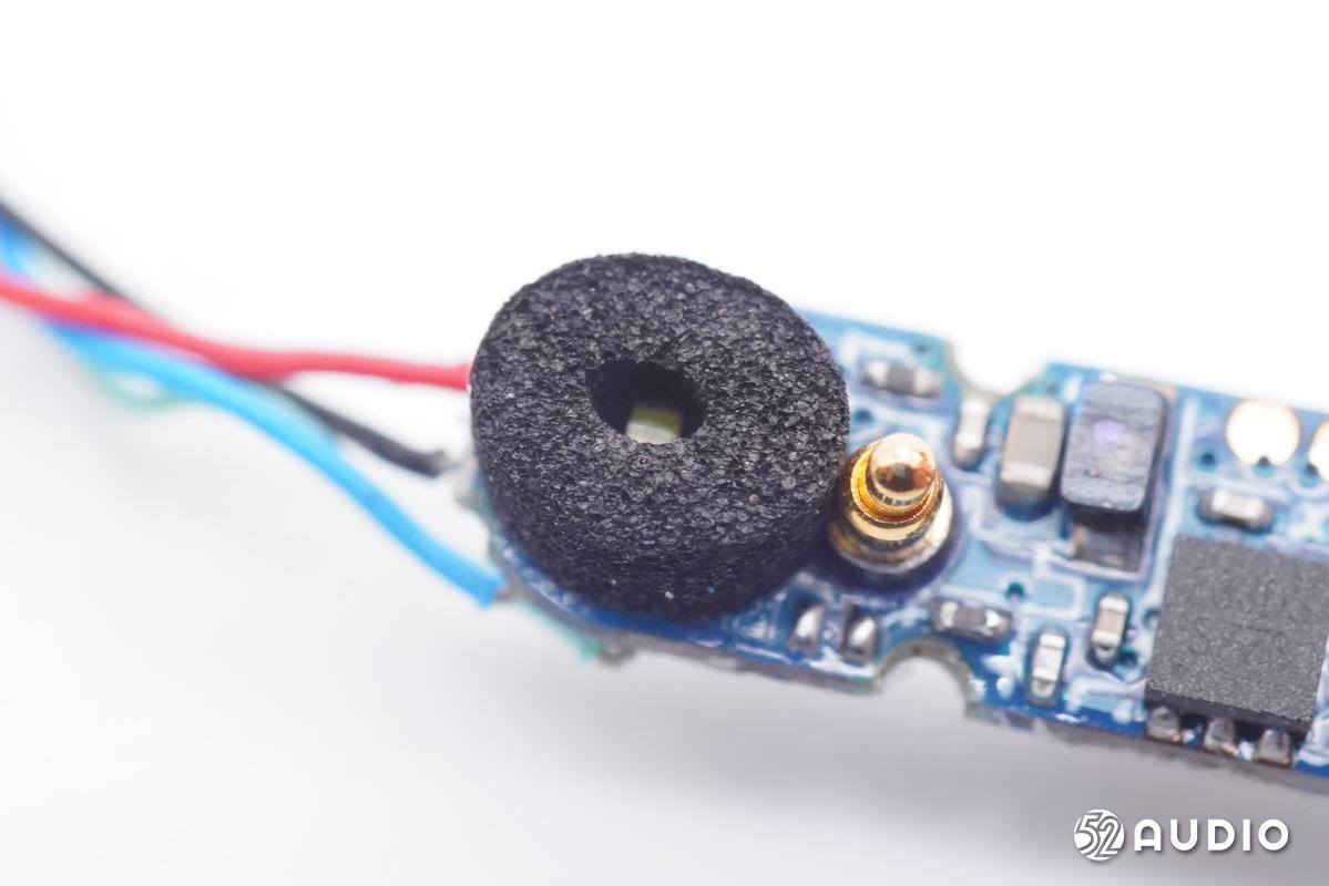 半入耳式降噪耳机jbl,轻量化头戴式无线耳机