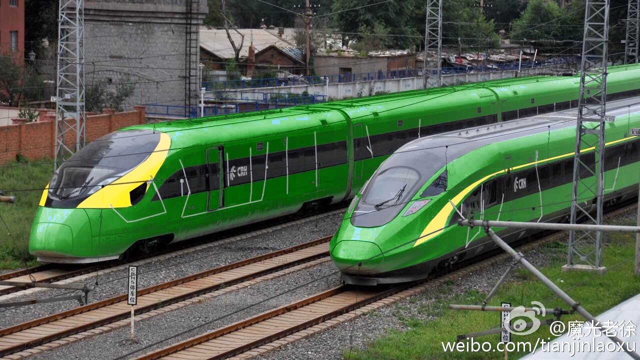 奇葩动车组黑色,绿色动车组