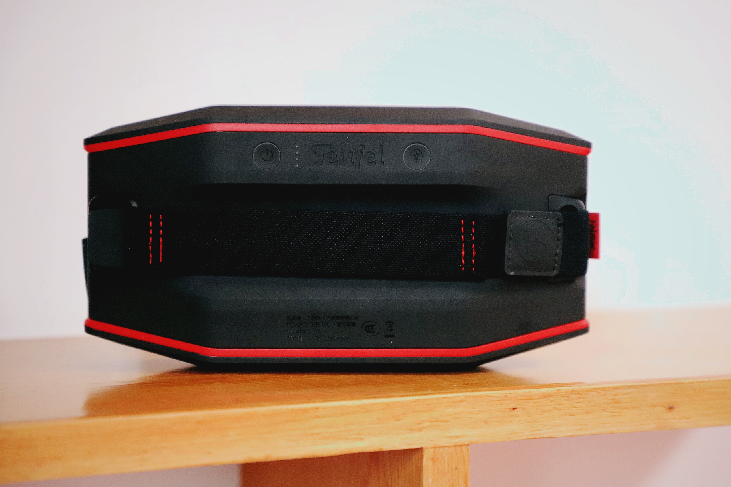 德斐尔小魔盒音质最新评测,jblflip5音箱评测和德斐尔小魔盒