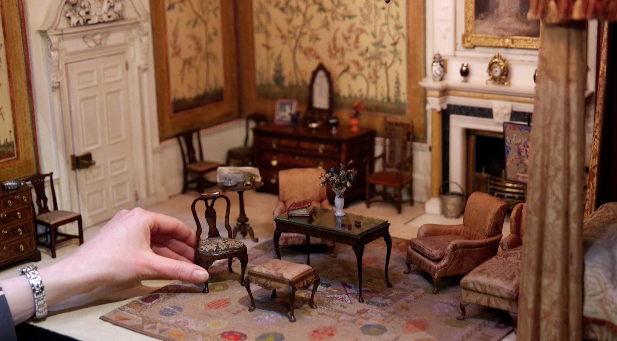 娃娃屋玩家,英国女王与玛丽王后