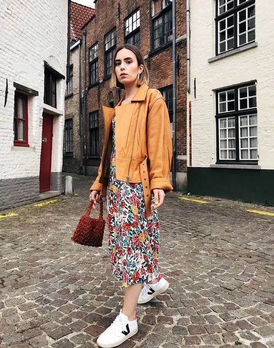 人生处处是陷阱万分小心,人生处处有坑我们要擦亮双眼