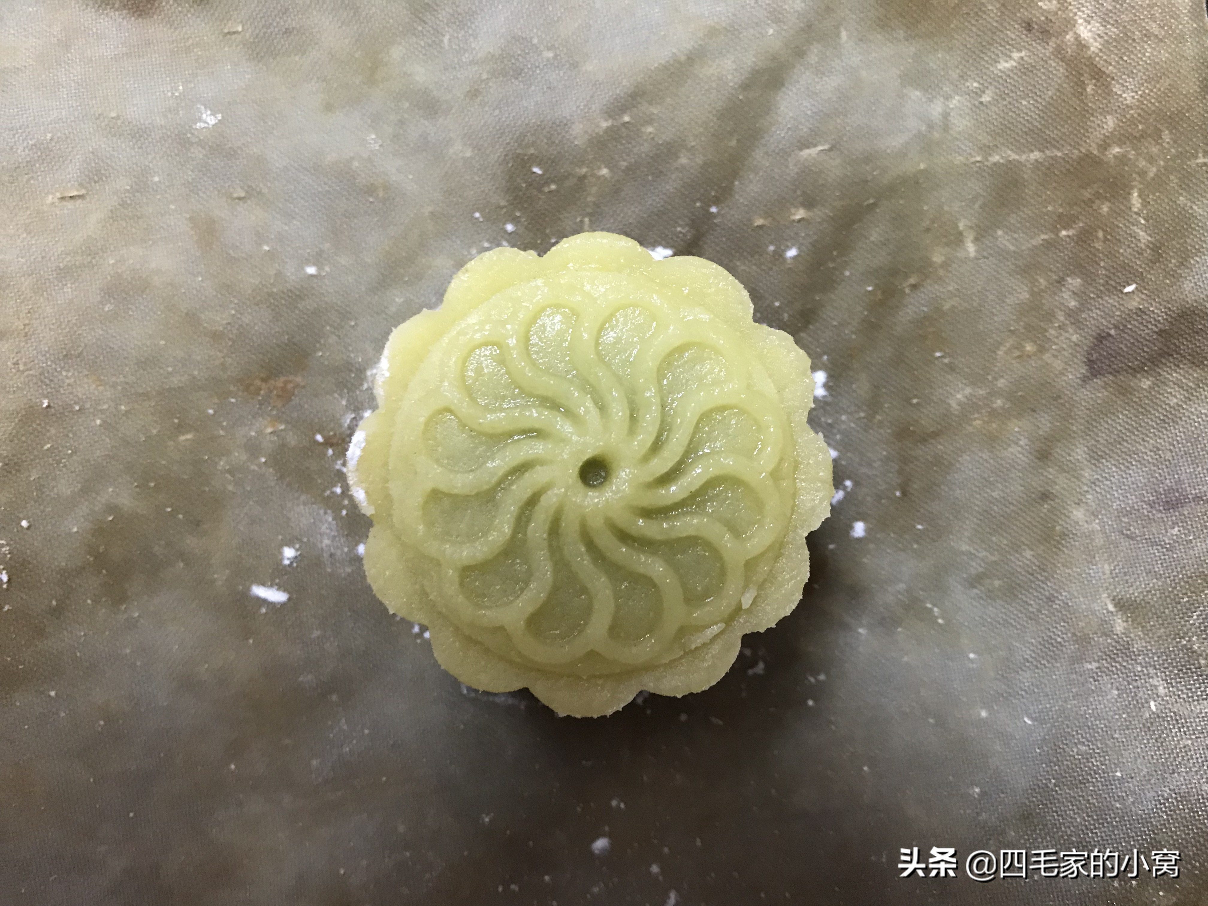 桃酥做出来放一天就不酥了,最正宗的奶酥月饼告诉你简单做法