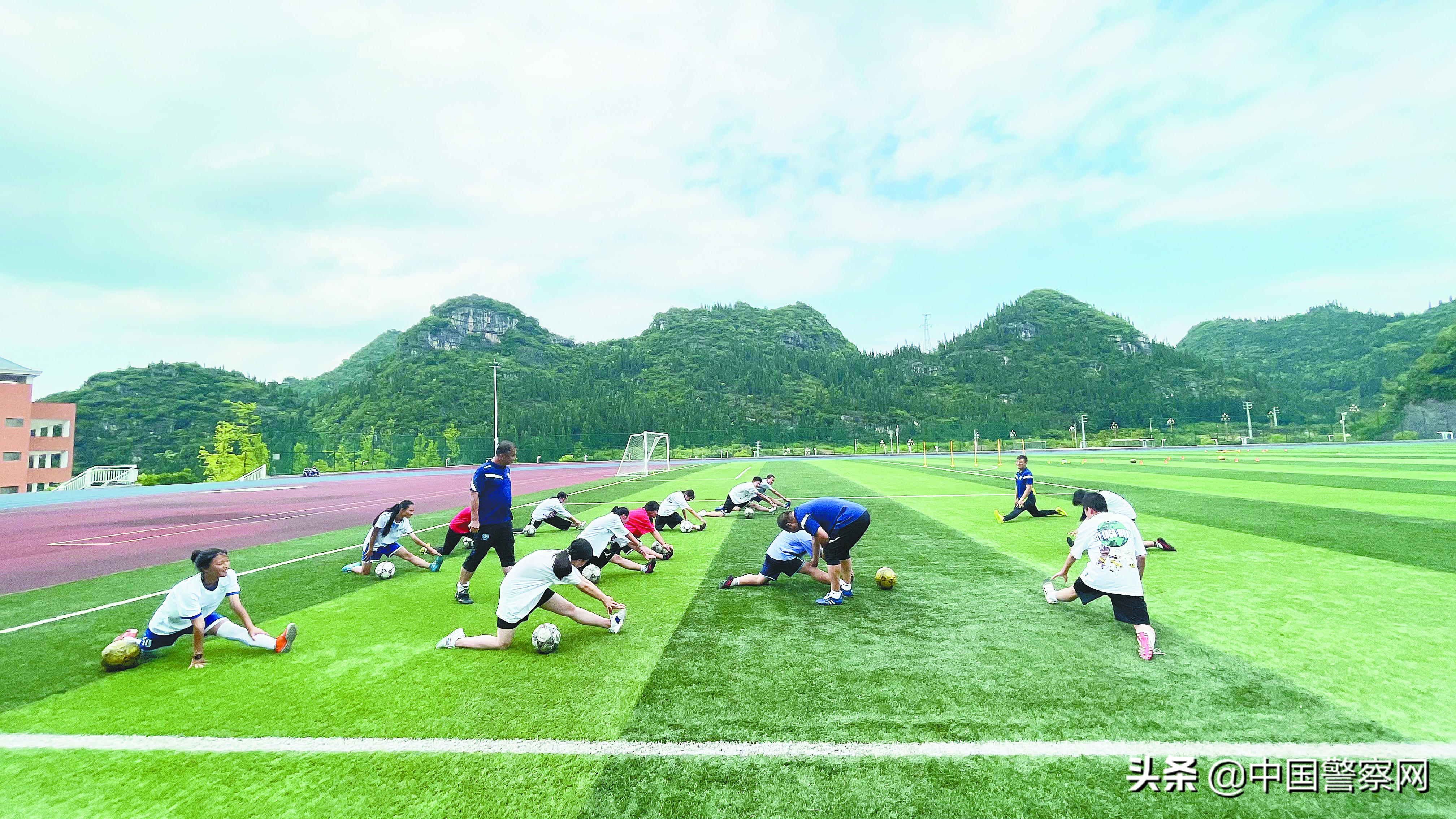 【警民同心小康圆梦】深山里的足球梦