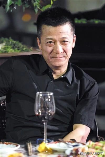 权健掌门人束昱辉的戏精人生,周公子与权健老板束昱辉关系