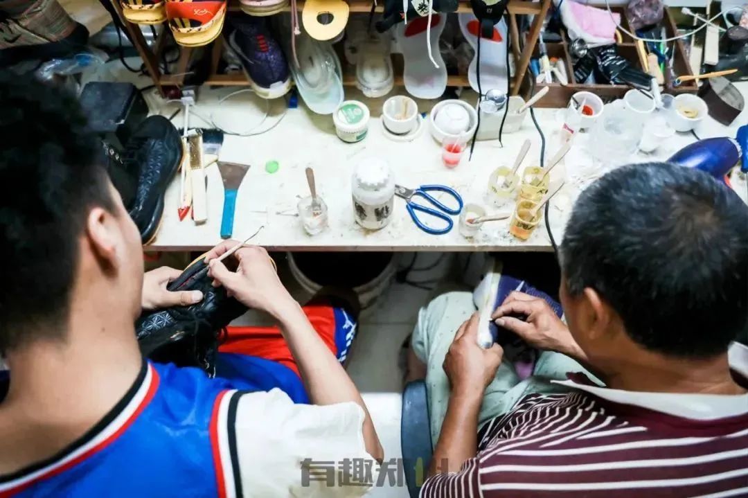 郑州90后男孩创业成功案例,郑州90后男孩创业干修鞋