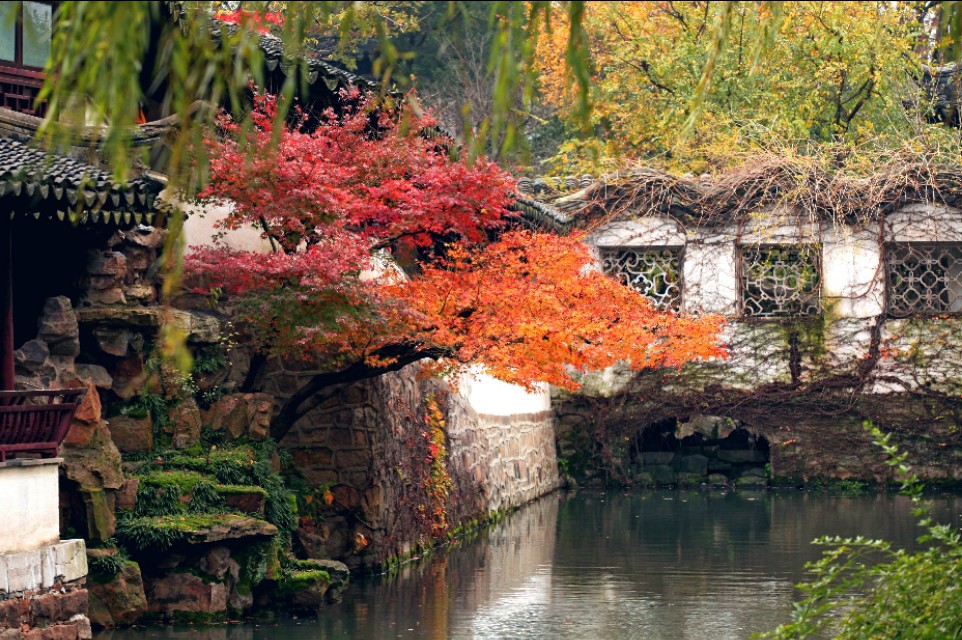苏州姑苏城外寒山寺好惬意,姑苏城外寒山寺夜半钟声到客船上