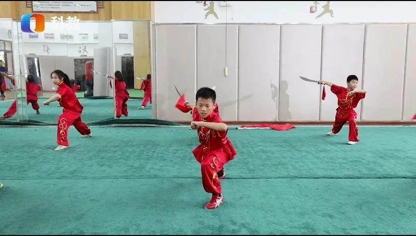 重庆九龙坡区人和小学视频,人和小学重庆九龙坡区