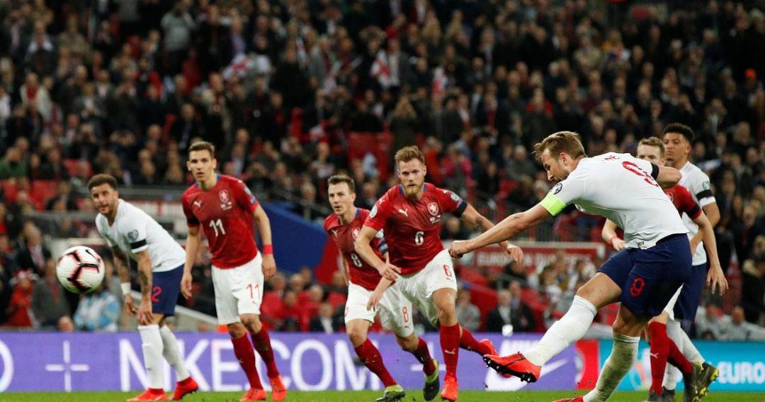 最锋利的矛对决,最坚固的盾vs最锋利的矛法棍