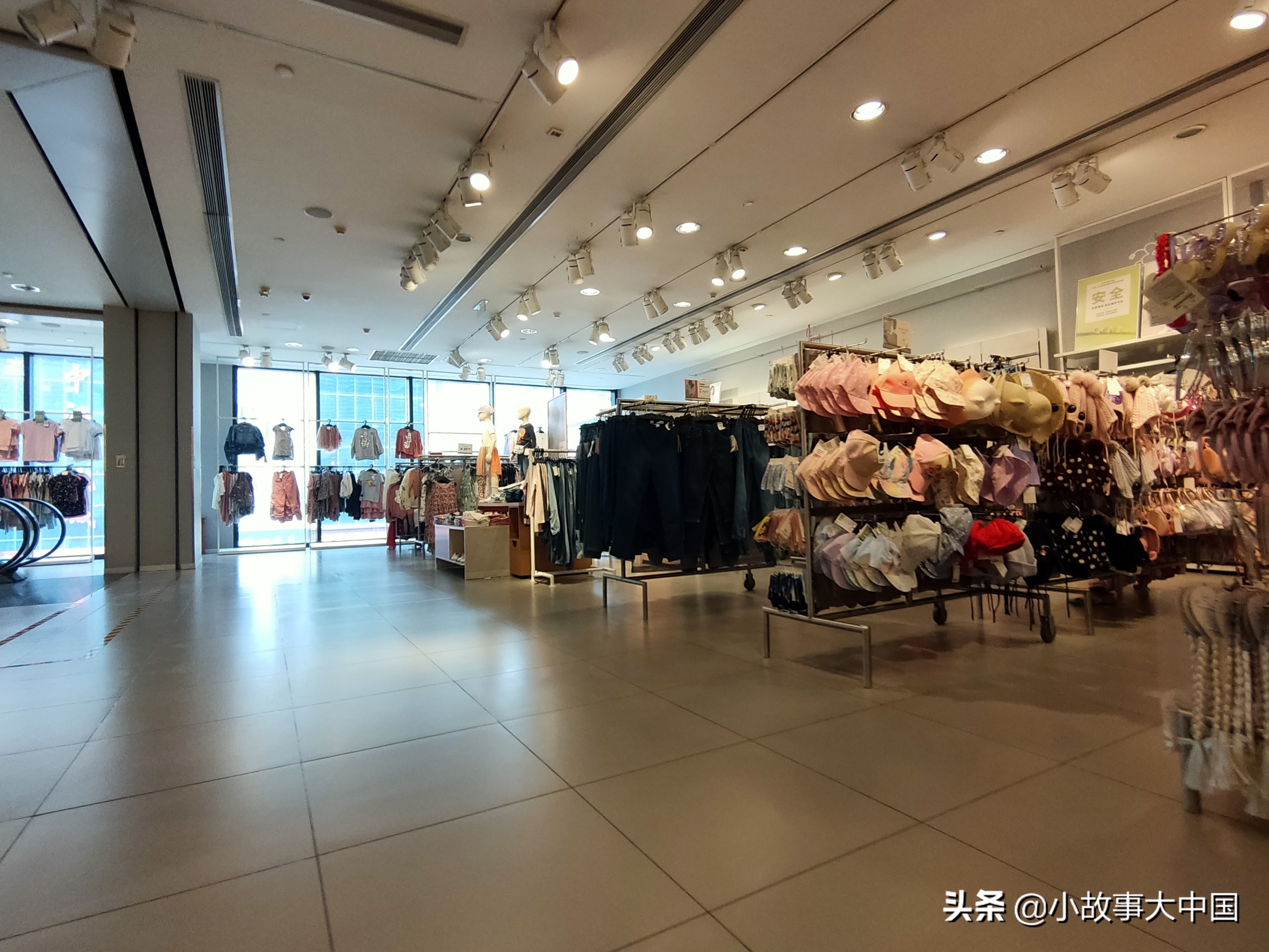 “爱国护城河”河北石家庄走起！探访HM实体店，招牌灯灭