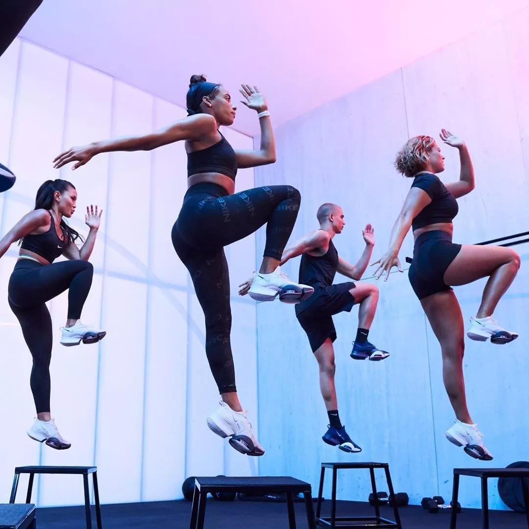 圣诞将至，乔哥的「159战靴」Alphafly姐妹款率先上市