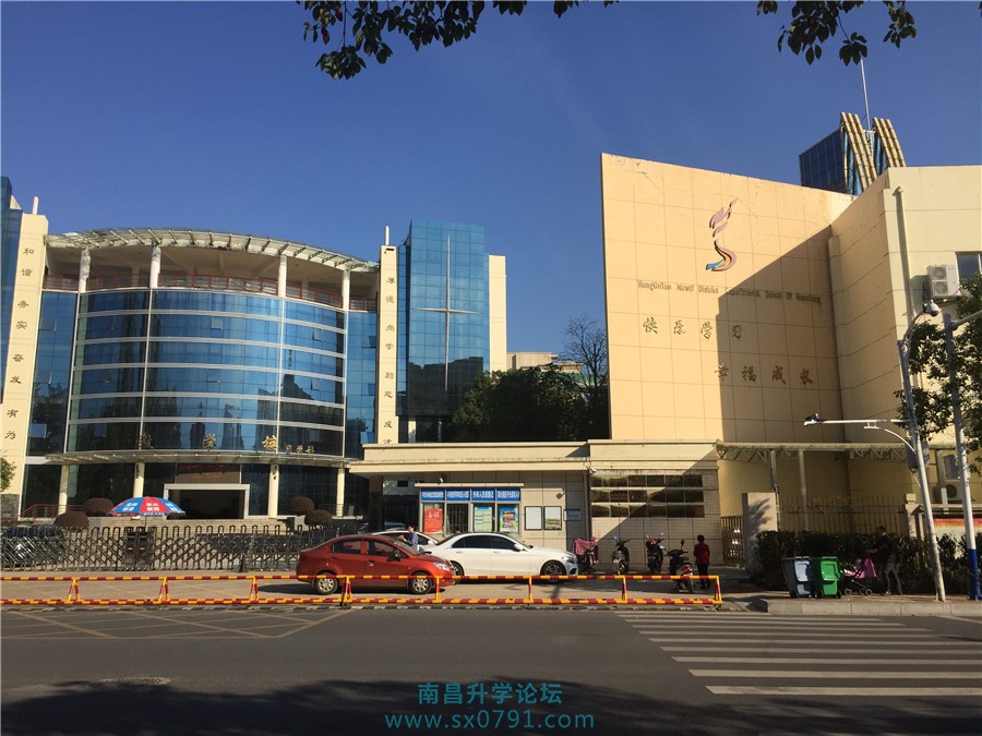 走进校园小学生们的笑容天真烂漫,走进南昌红谷滩新区实验学校