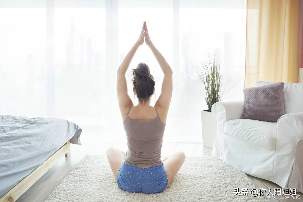 后背毛孔粗大怎么办痘少,后背毛孔粗大出油长痘痘怎么办