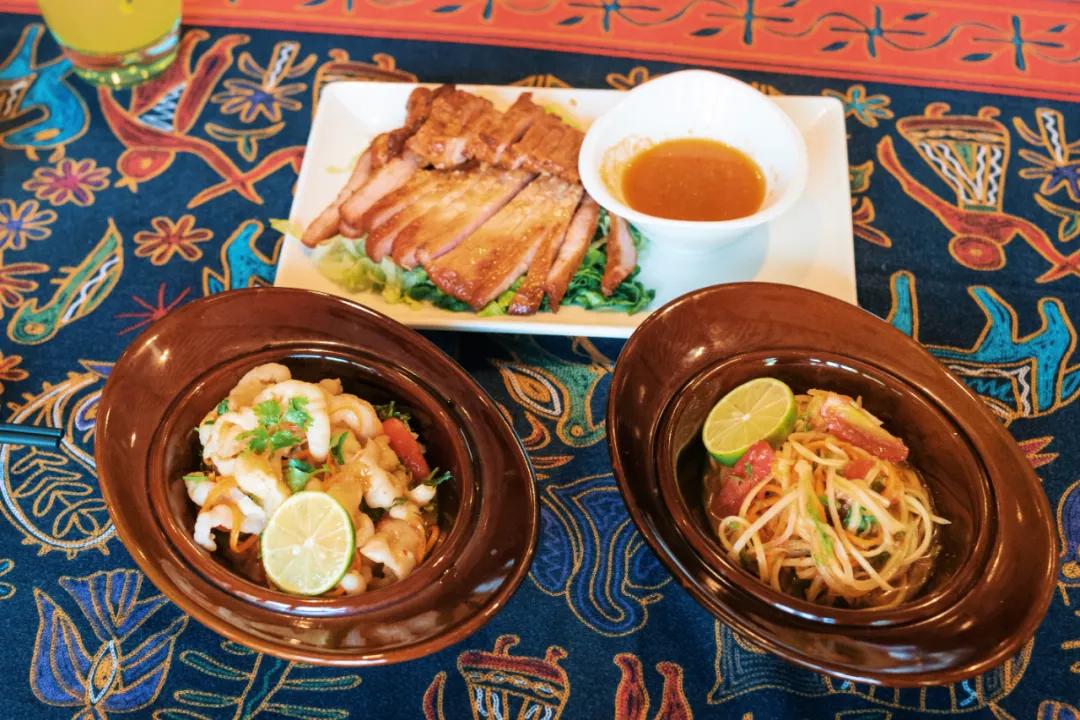 西双版纳蓝孔雀江景主题酒店,西双版纳告庄双景酒店攻略