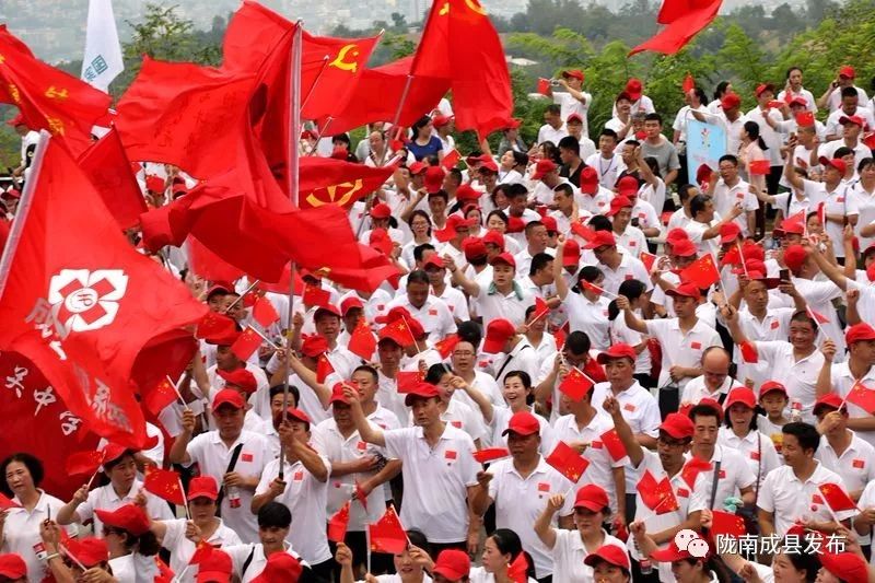 我叫成县，这是我2019年的自拍照~