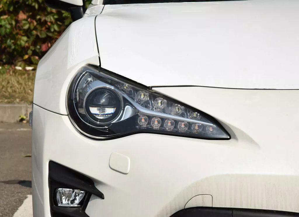 皮实耐用操控性好的手动挡车型,一万块钱的两厢车手动挡试驾感受