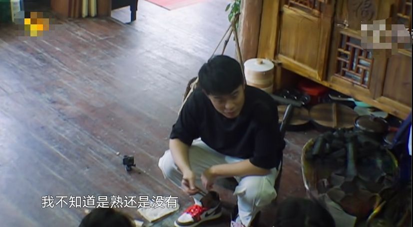 彭昱畅陈赫邓超吃花生,快乐大本营陈赫拿鸡肝