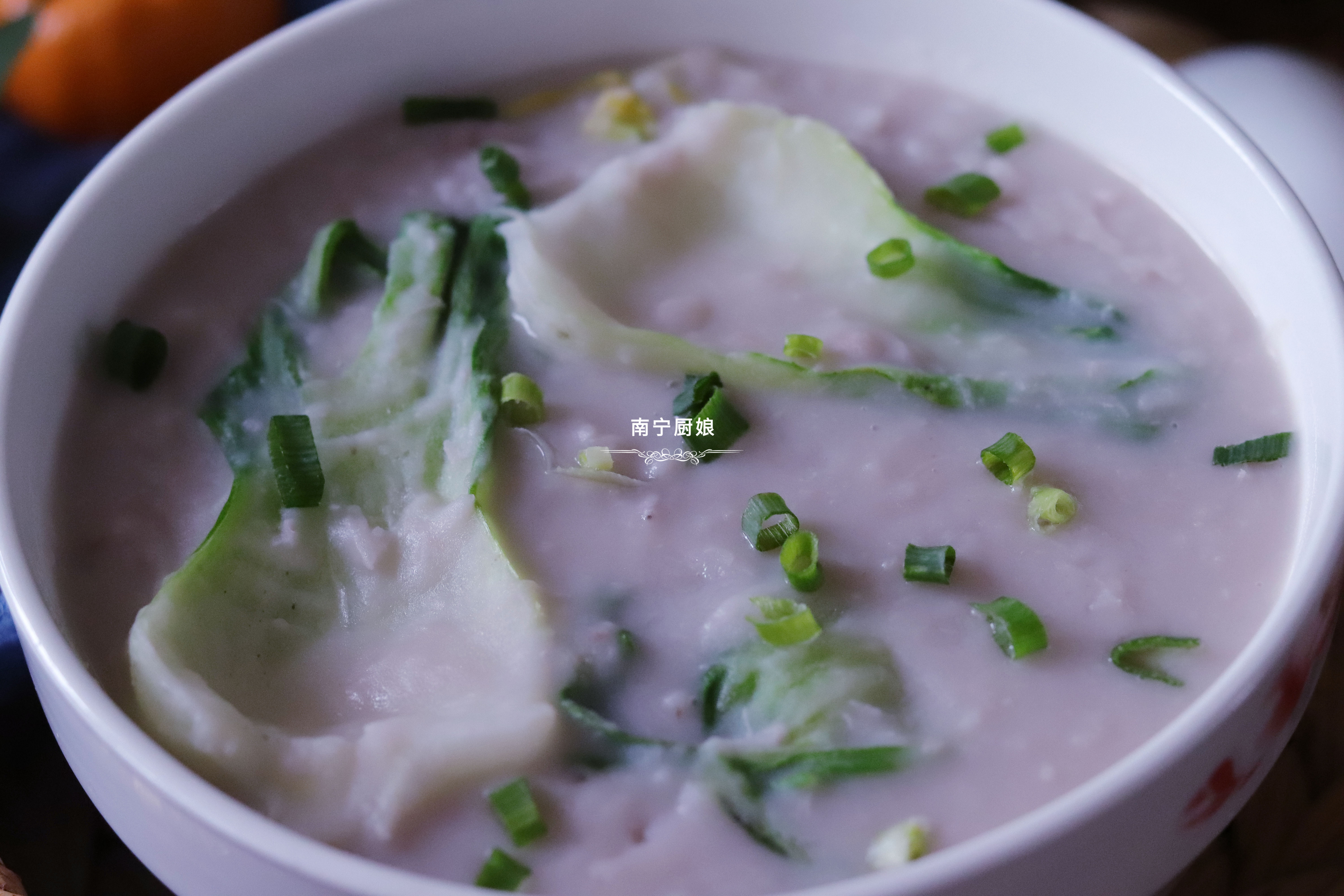 这道汤最近火了，天气越冷越想喝，鲜香爽滑，我们家隔三差五就做