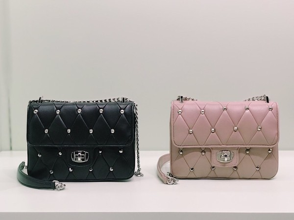 prada香港特卖,prada最新秀