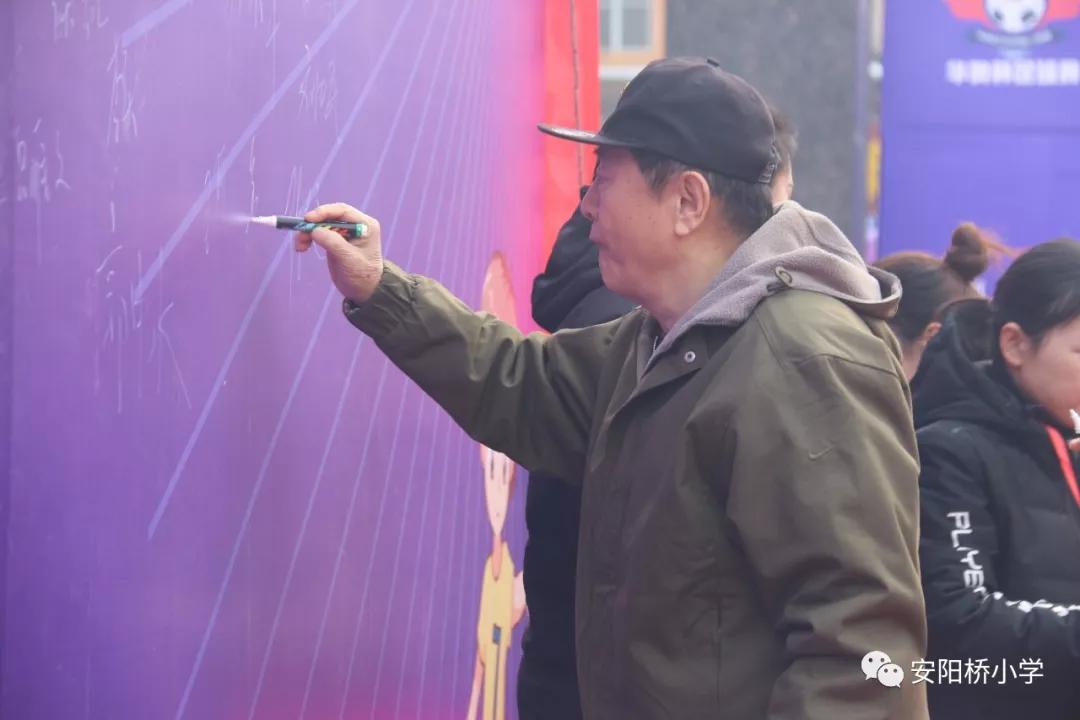 涓囨湪浜夎崳鐧捐姳鍚愯壋涓嬭仈,瓒崇悆涓栫晫鏉ⅵ鎯冲啀鍚埅