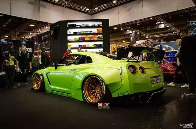 自从坐上了小姐姐的GT-R之后，天天都能体验速度与激情的快感