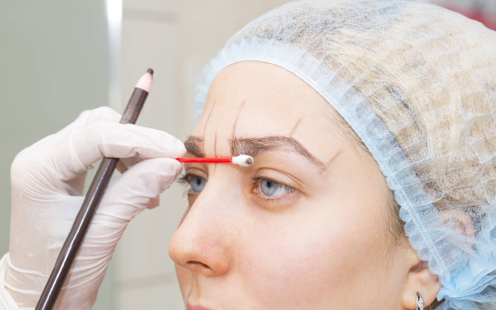 女人千万不要轻易整容,纹眉盲目跟风