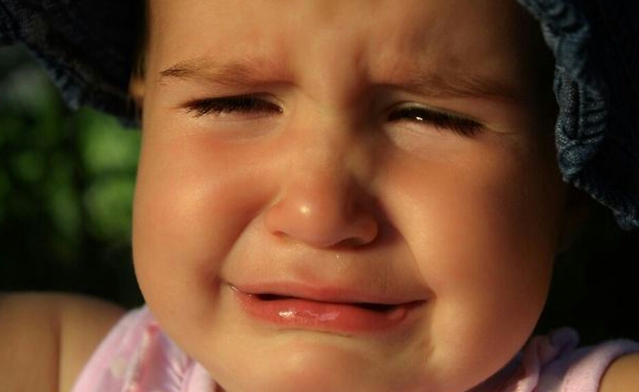 新生儿哭闹最快的解决方法,新生儿宝宝哭闹怎么办最有效方法