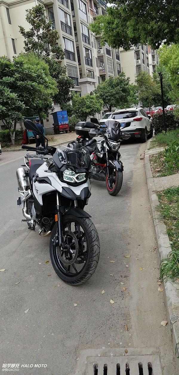 宝马摩托f750gs低配和高配的区别,宝马f750gs外观可以改成1250吗