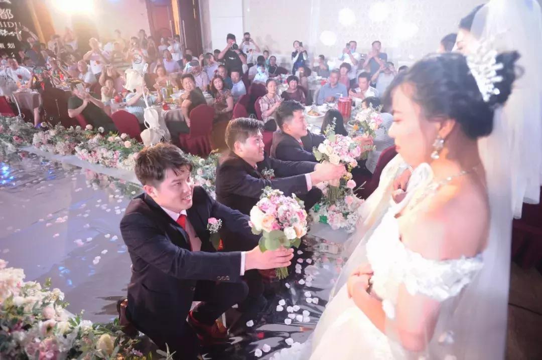 三胞胎姐妹高考均过601分视频,三胞胎高考考出连号