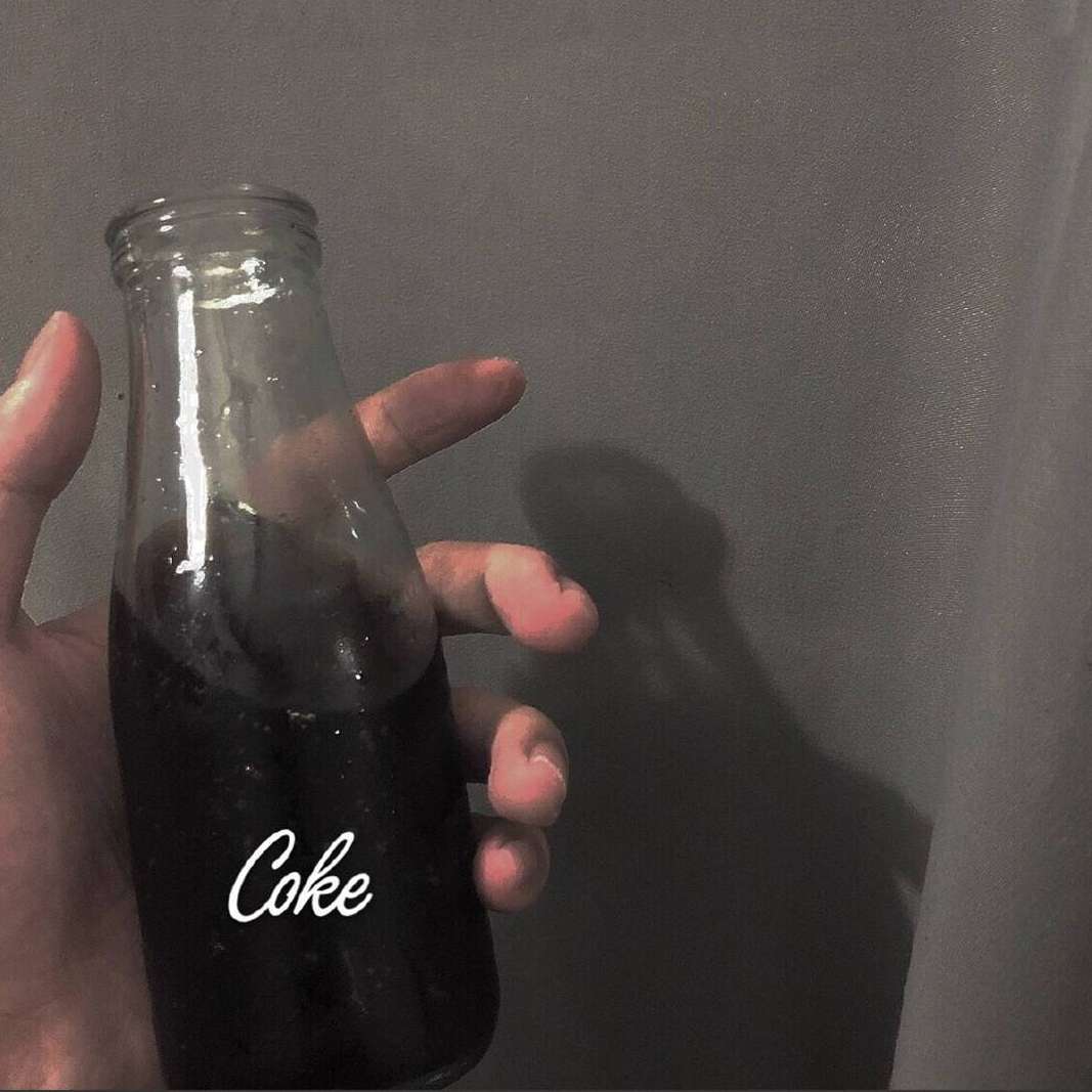 朋友送自己奶茶发朋友圈文案,喝奶茶发朋友圈文案短句可爱