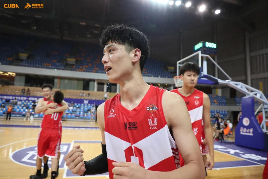 曾和黎伊扬对飙！1米93控卫！又帅又能打！独砍33分打爆浙大