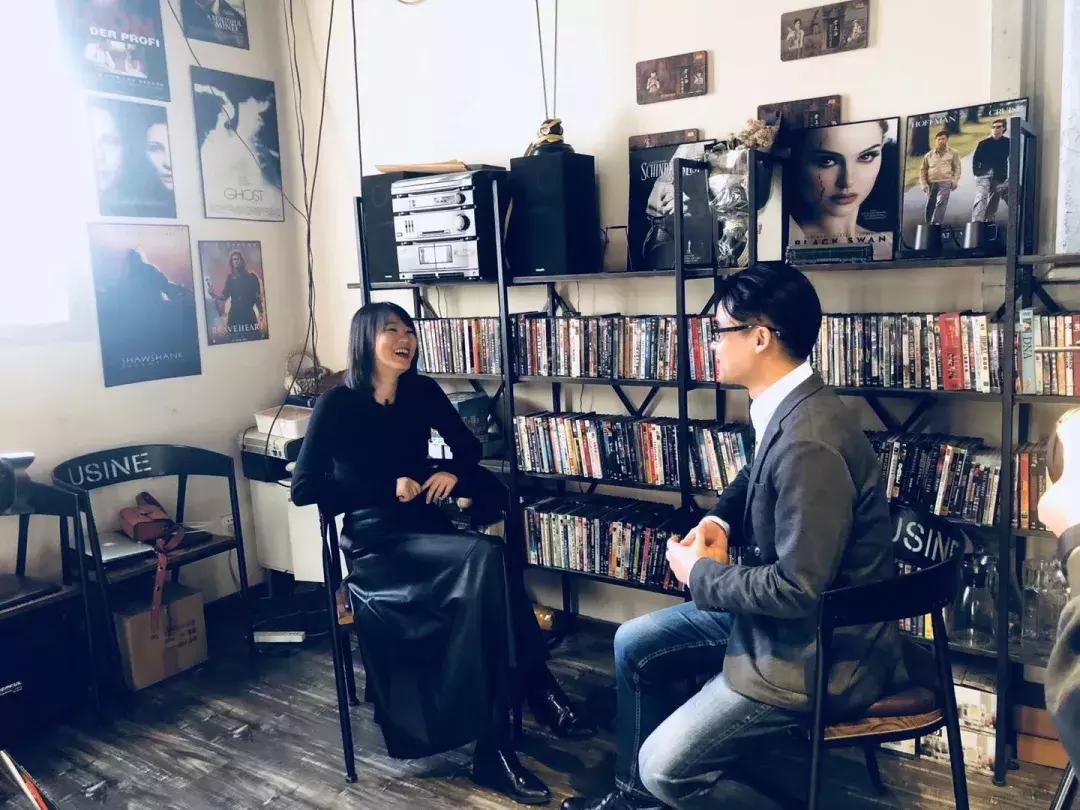 朝阳黄渤：从电视台裸辞成为百万大V，从无名小卒变成与麦迪并肩