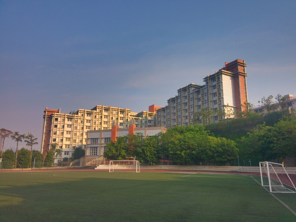 重庆哪所学校环境最好,重庆最美学校