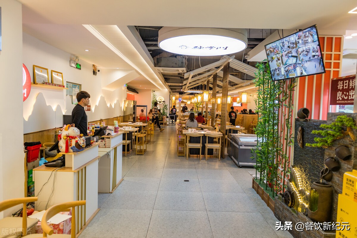 裸辞在广州开火锅店后,血亏230万,我含着泪,走上了天台