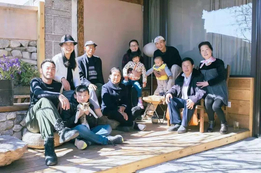 他在大理租下23个足球场大的地方，种菜、养牛、建农场日子过成诗