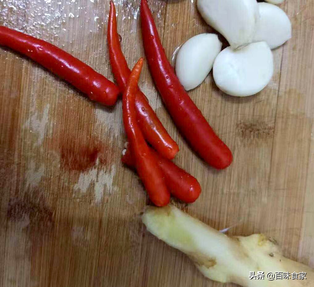 酸菜豆腐炖鱼汤的做法大全家常,豆腐炖鱼怎么做好吃又简单视频