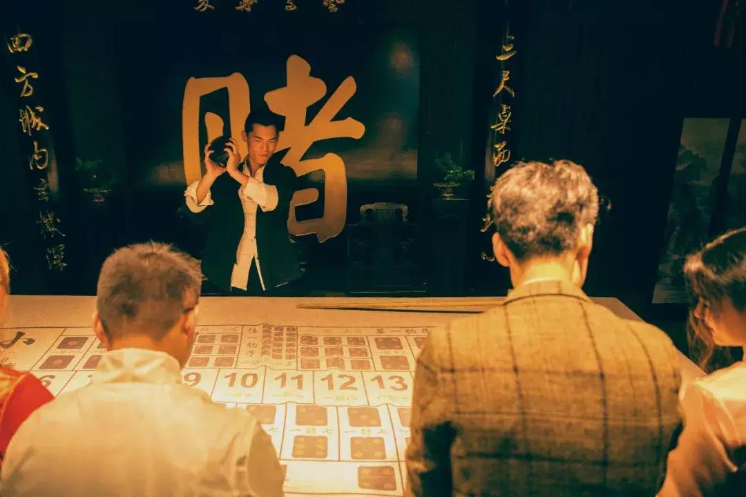 恐怖密室《绣花鞋》：探寻神秘*杀凶**案的真相，寒气四溢很解暑