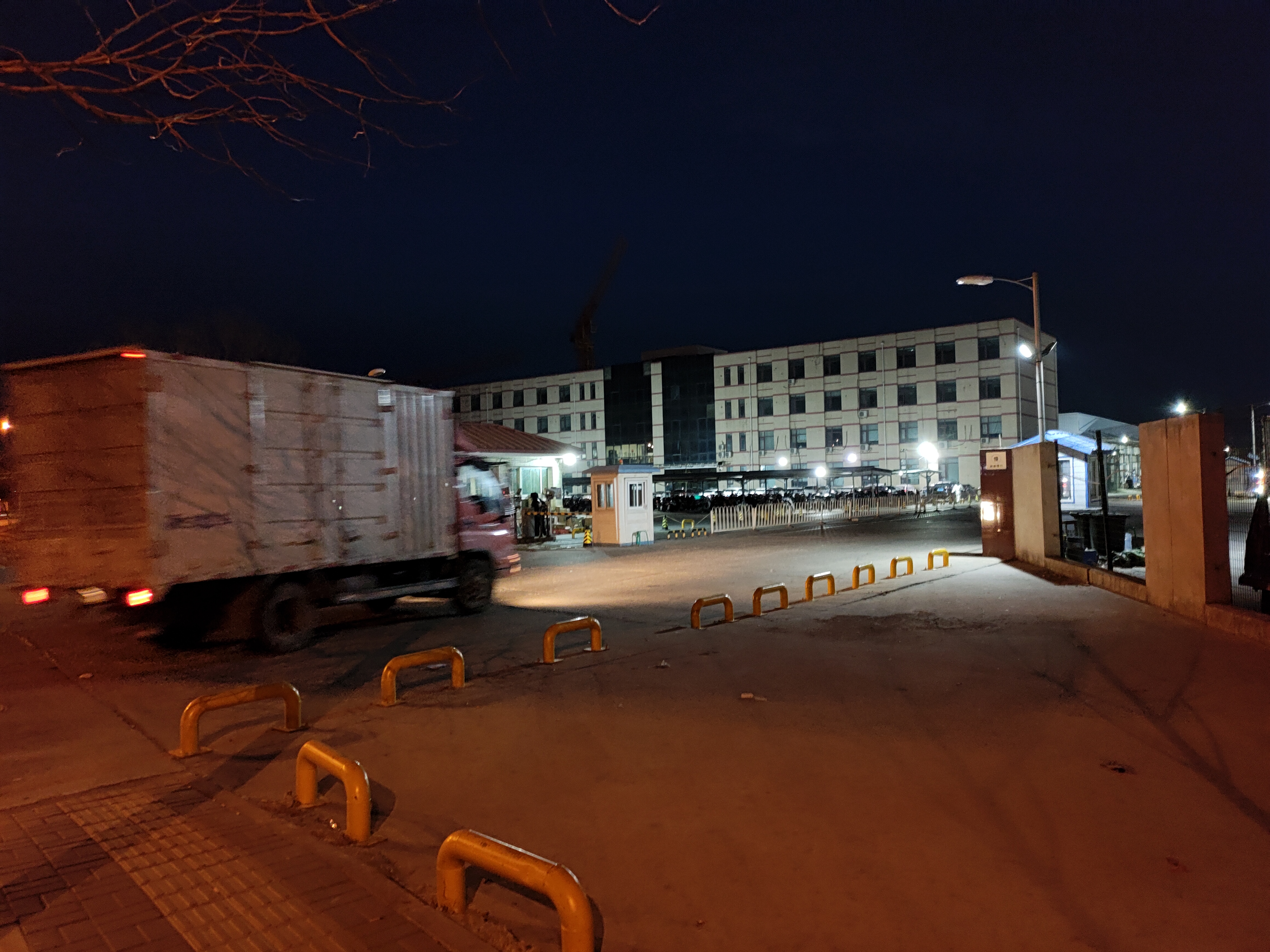 快递工厂分拣流水线临时工,快递流水线分拣凌晨