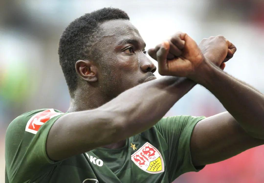 大黄蜂首展,大黄蜂第一部帅气登场