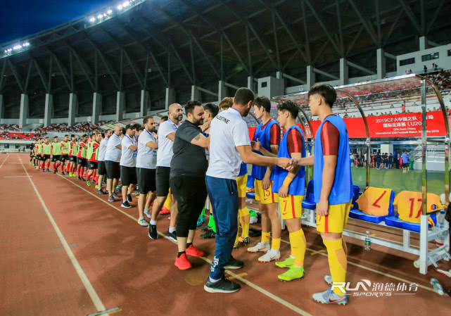 足球万人欢呼现场,足球比赛全场轰动