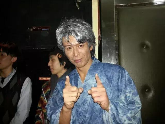 日本街头捡垃圾,日本人街头捡垃圾