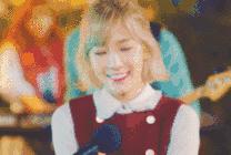 泰妍奚梦瑶,奚梦瑶穿miumiu黑钻吊带裙