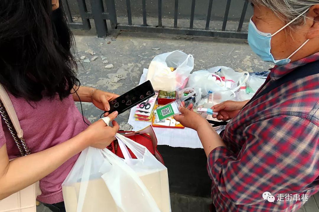 疫情期间还有人摆地摊吗,疫情期间摆摊生活的人