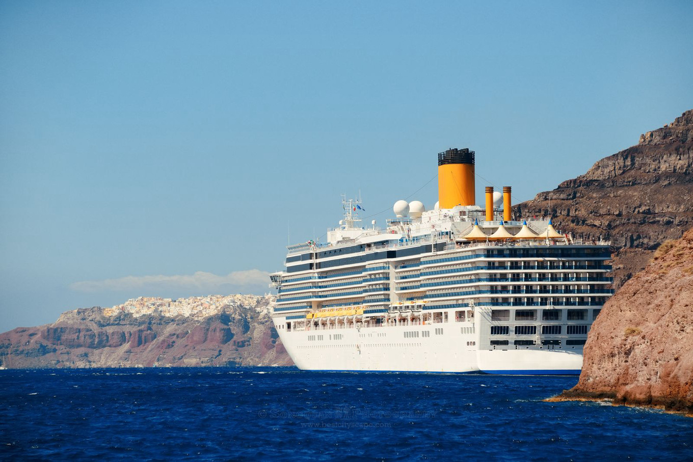 希腊圣托里尼一年四季,希腊圣托里尼岛介绍