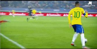 来看看内马尔脚下到底有多秀,评价内马尔的盘带