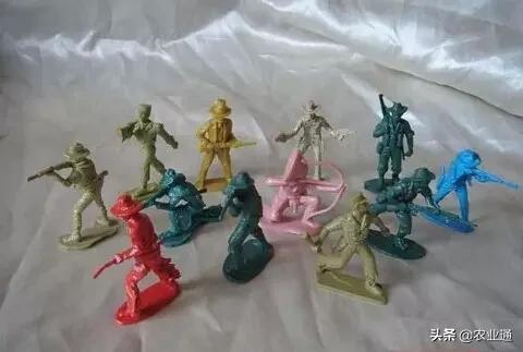 80后小时候玩的纸玩具,小时候玩过的玩具80后满满的回忆