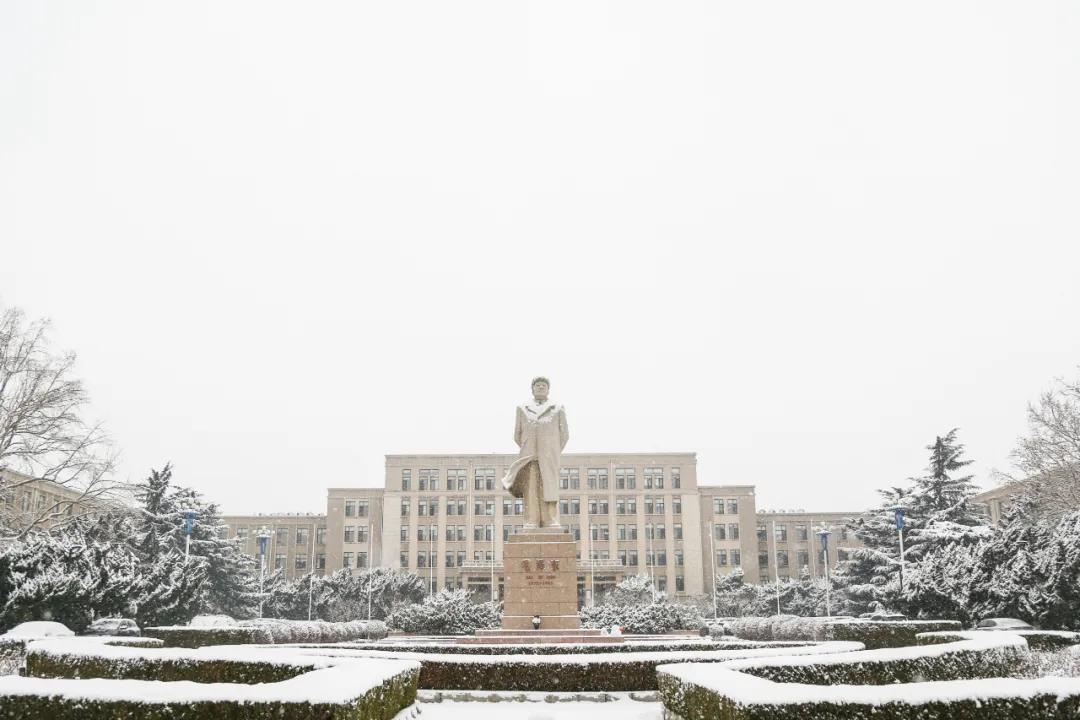 内工大初雪,大工山雪景