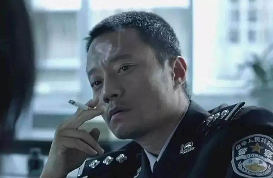 最近男明星代言护肤品,明星代言化妆品为什么不抹脸上