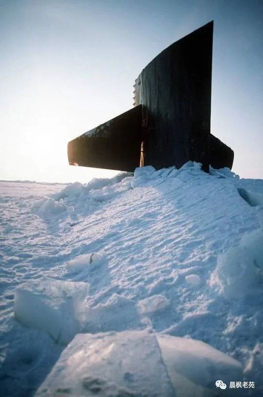 漫谈潜艇指挥塔,潜艇为什么要有指挥塔